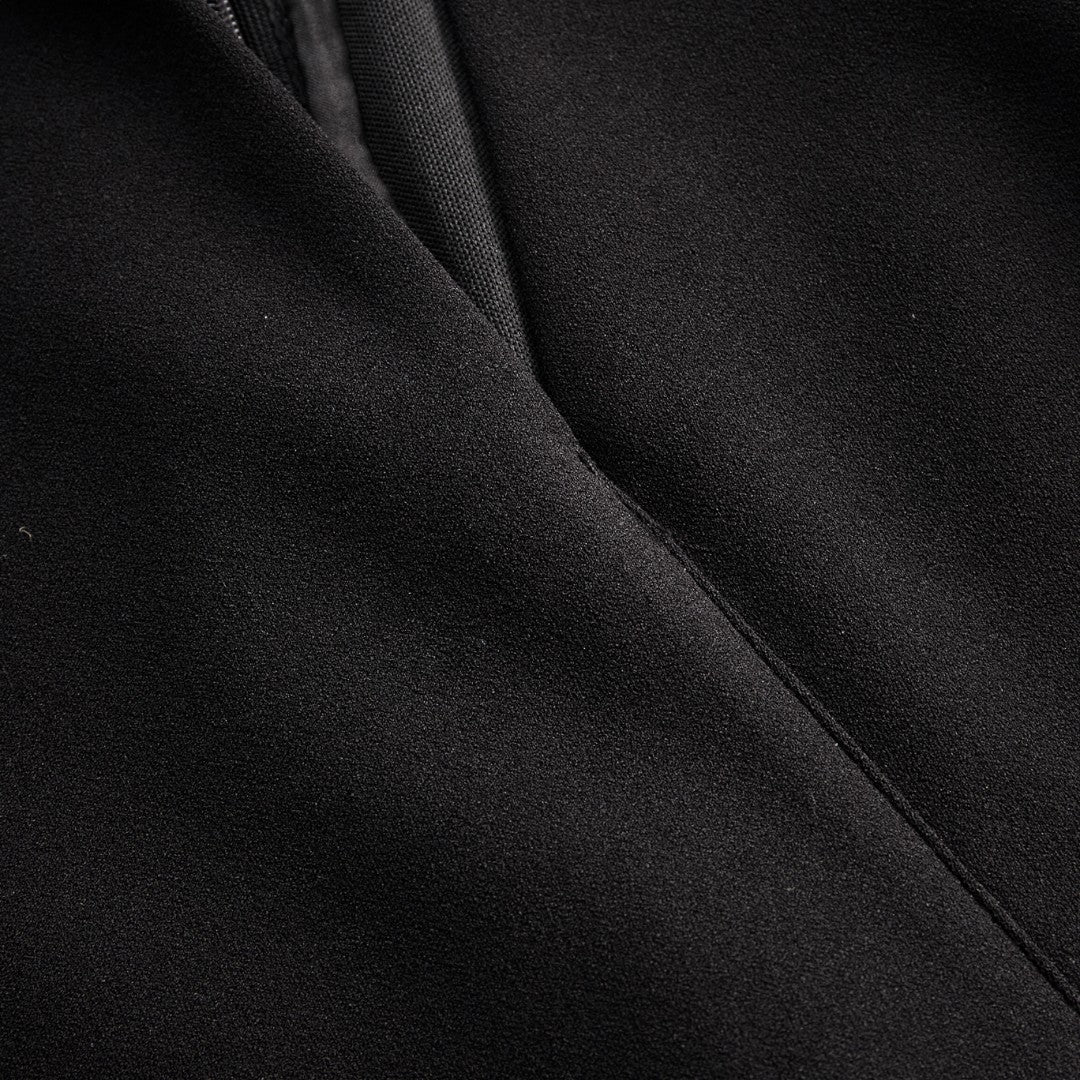 Marina | Vestido negro refinado con cinturón de regalo