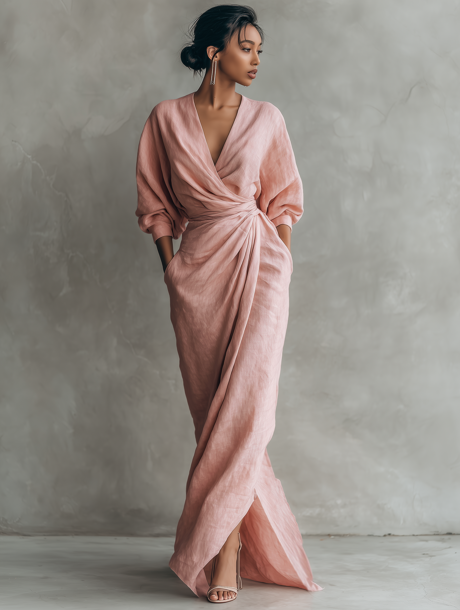 VESTIDO MAXI MINIMALISTA DE LINO CON ESCOTE EN V