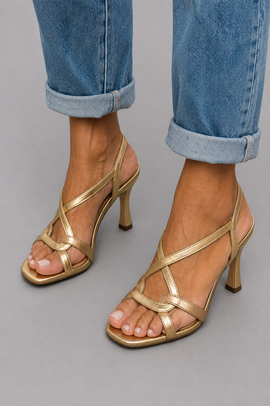 Cassie | Tacones Charm de Verano Dorado