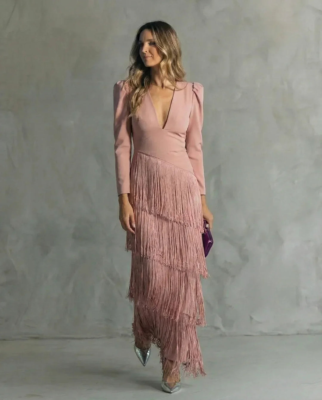 CLARA | VESTIDO ELEGANTE CON MANGAS DE FLECOS